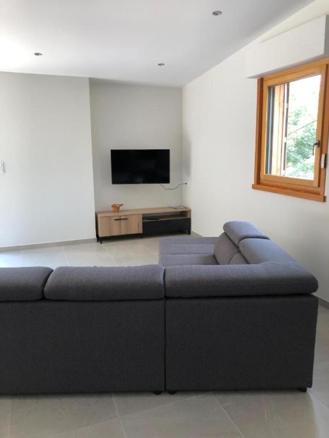 Gite Du Travers Villa Sebrazac Esterno foto